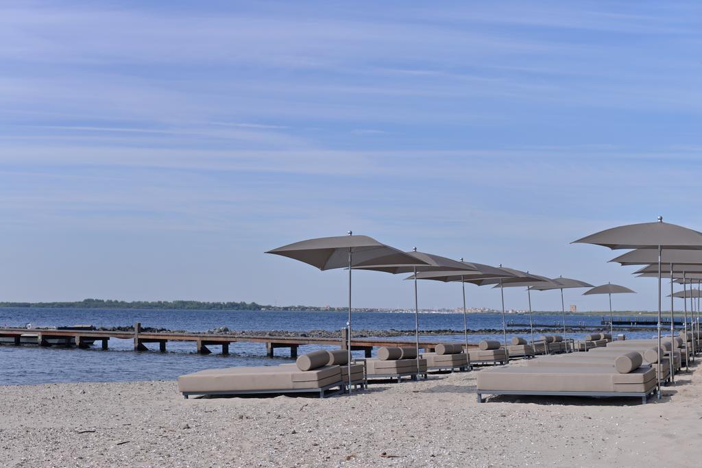 Oasis Punt-West Hotel & Beach Resort Ouddorp Exterior photo